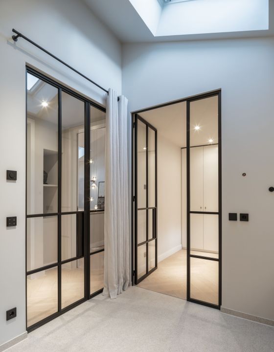 glassschiebetuer-schwarz-susanne-kaiser