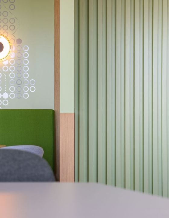 Lampe Wand Meetingraum Berlin