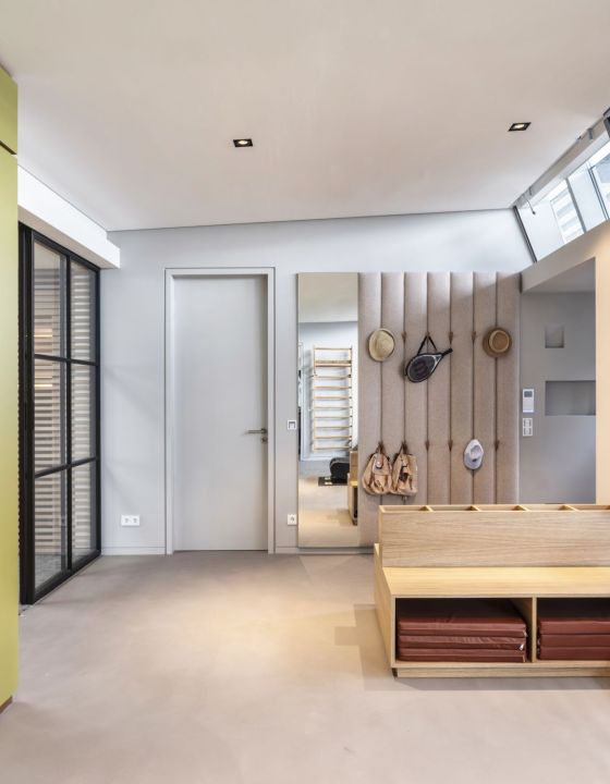 A closer look at Penthouse Apartment Off-Grid Living With Carbon Offsetting