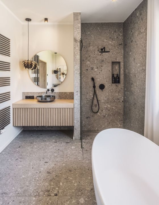 Terrazzofliese Bad mit Dusche