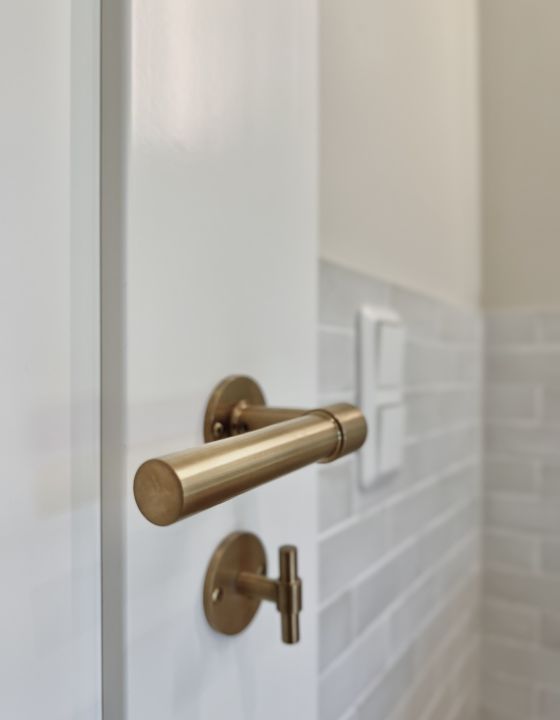 Innendesign goldener Griff Tür